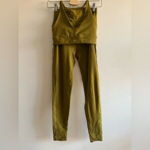 SET Active Olive Leggings and Top Set luxform fabric